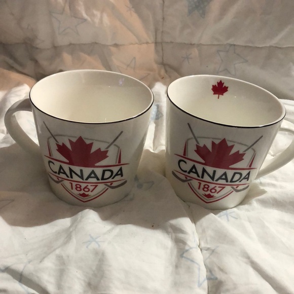 A pair of ‘Canada 1867’ mugs by Grace’s Teaware - Picture 5 of 5